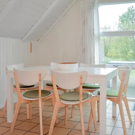 Ferienhaus Lovely In With Kitchen